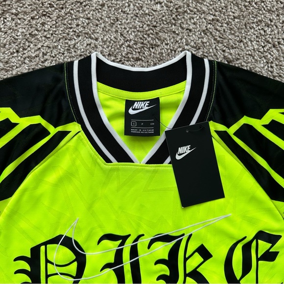 NIKE SPORTSWEAR MENS V NECK JERSEY SHIRT SIZE SMALL NEON VOLT BLACK WHITE NEW - Picture 3 of 6